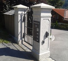 Betonwerk Sprenger Zaunsäulen aus Beton 1